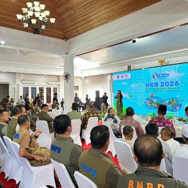 Layanan pos segar Rumah Zakat hadir di puncak HKB 2026 Aceh dengan menyediakan minuman hangat, segar, dan buah untuk peserta kegiatan.