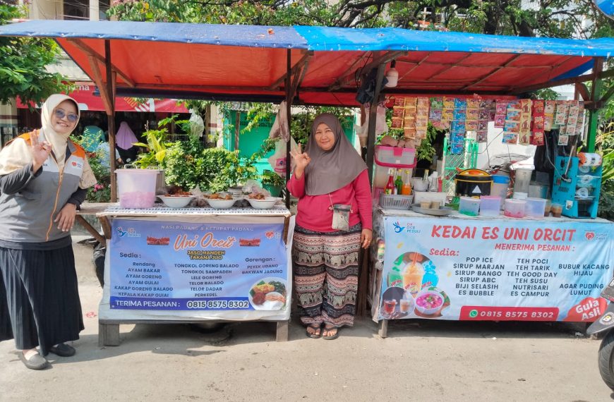 UMKM binaan OK OCE Peduli dimonitor Rumah Zakat di Johar Baru. Program penguatan produk bantu tingkatkan omzet dan kepercayaan konsumen.