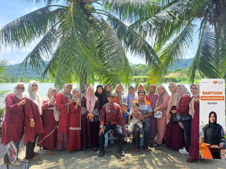 Dorong UMKM Naik Kelas, Rumah Zakat Gelar Halal Bihalal dan Edukasi Wirausaha di Desa Berdaya Rawa Arum
