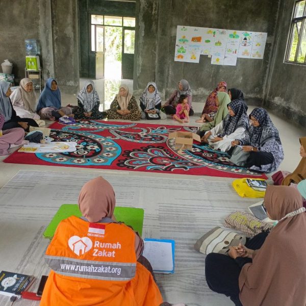 Lansia mengaji Rumah Zakat Cirebon kembali aktif di RQ Tazkia, perkuat ibadah dan silaturahmi pasca Ramadhan.