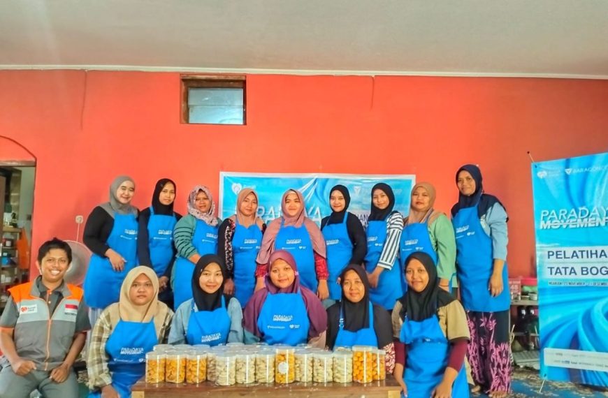 Pelatihan tata boga Rumah Zakat Nganjuk bersama Paragon hasilkan UMKM baru dengan pesanan kue lebaran meningkat.