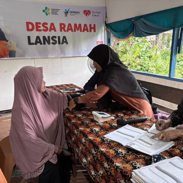 Posyandu lansia Rumah Zakat Samarinda hadirkan edukasi rematik dan senam untuk tingkatkan kesehatan lansia.