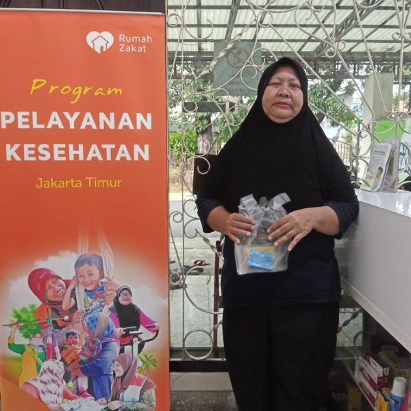 Layanan kesehatan Rumah Zakat melalui Klinik Cita Sehat membantu warga Cipinang Muara menjaga kesehatan di tengah aktivitas berat sehari-hari.