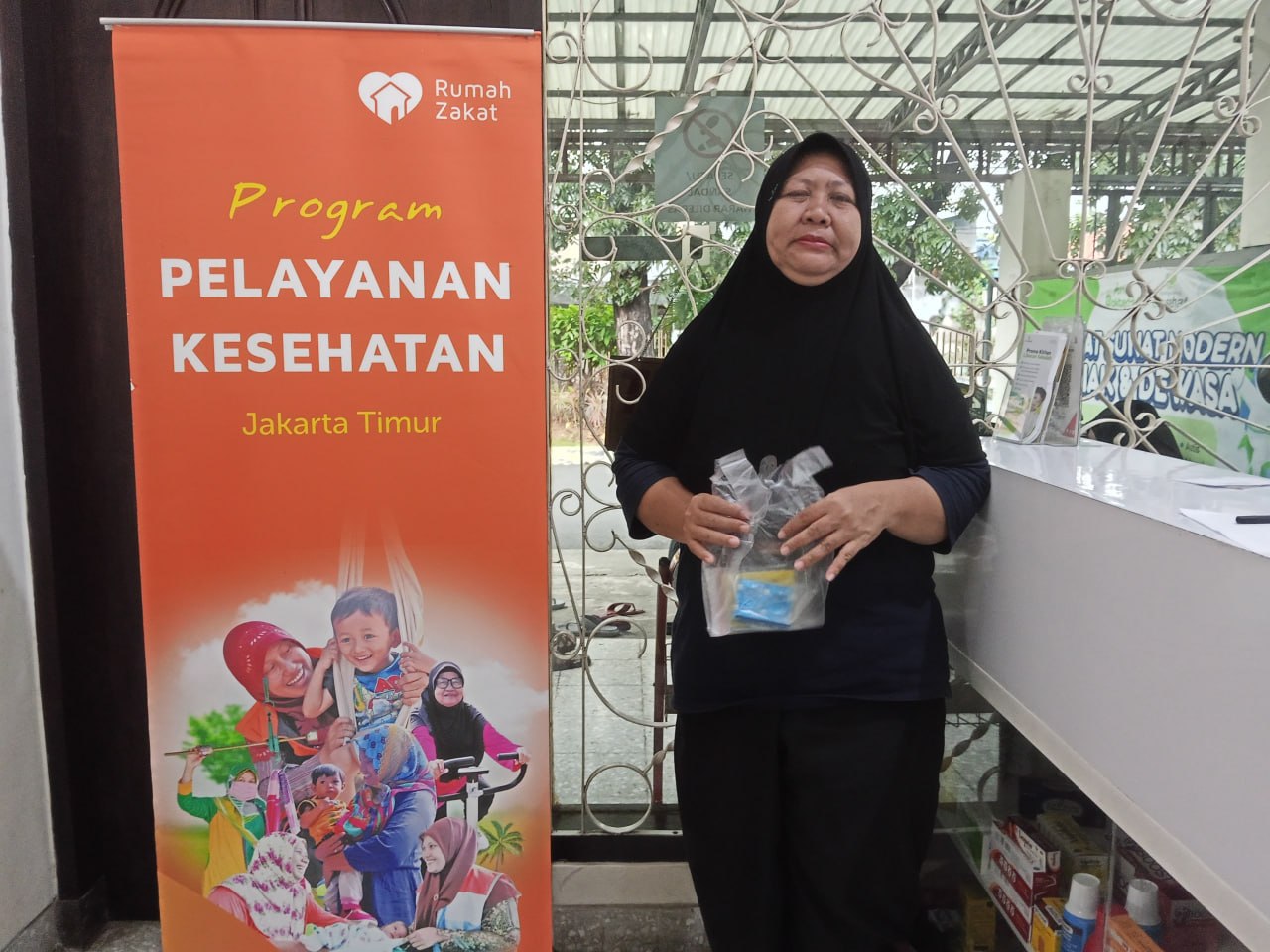 Layanan kesehatan Rumah Zakat melalui Klinik Cita Sehat membantu warga Cipinang Muara menjaga kesehatan di tengah aktivitas berat sehari-hari.