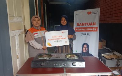 Dari Depan Sekolah hingga Sentra Kuliner, Teh Anisa Kembangkan Usaha Berkat BURSA Rumah Zakat