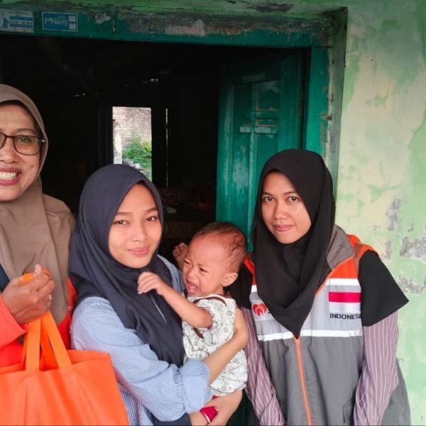 Pendampingan pola asuh Rumah Zakat membantu ibu baduta di Desa Kraton mencegah stunting melalui edukasi gizi, kesehatan, dan pola asuh anak.