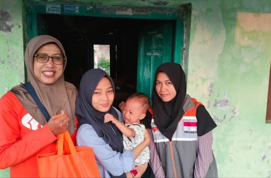 Pendampingan pola asuh Rumah Zakat membantu ibu baduta di Desa Kraton mencegah stunting melalui edukasi gizi, kesehatan, dan pola asuh anak.