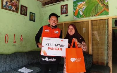 Rumah Zakat Salurkan Sembako Untuk Lansia Dhuafa di Malang