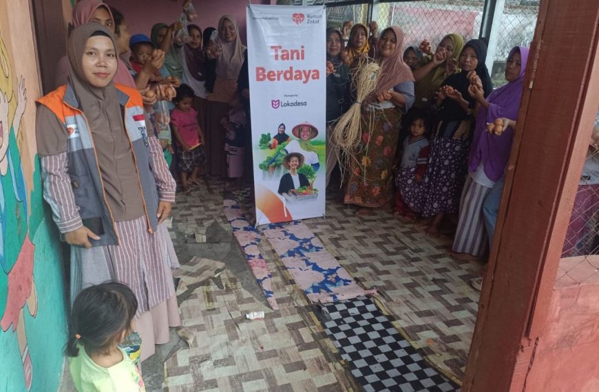 Rumah Zakat dampingi kelompok ternak ayam di Lombok Tengah. Program ini bantu warga meningkatkan ekonomi dan keluar dari kemiskinan.