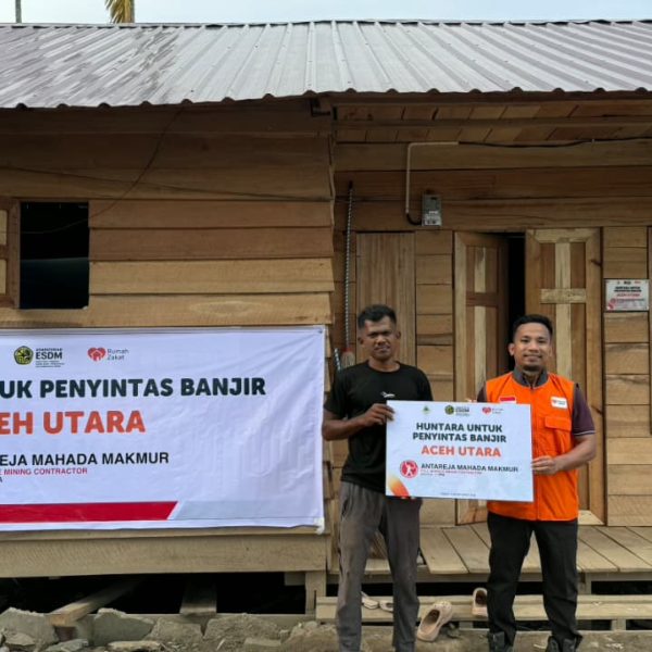 Hunian kayu Rumah Zakat bersama PT Antareja Mahada Makmur dan PT Putra Perkasa Abadi hadir untuk penyintas banjir di Aceh Utara.