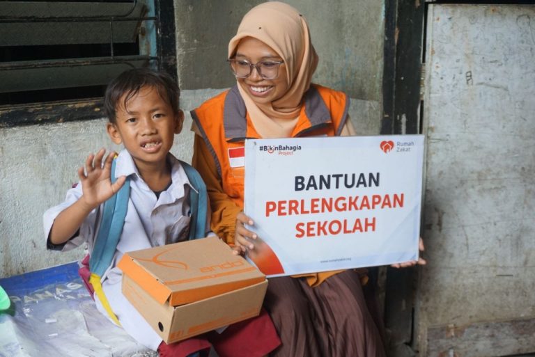 Rumah Zakat Bantu Syahrul, Siswa yang 4 Bulan Sekolah Pakai Sandal
