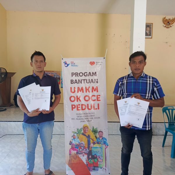 OKE OCE Peduli dan Rumah Zakat menggelar pelatihan online marketing dan AI bagi UMKM binaan di Kediri untuk meningkatkan pemasaran digital dan pengembangan usaha.