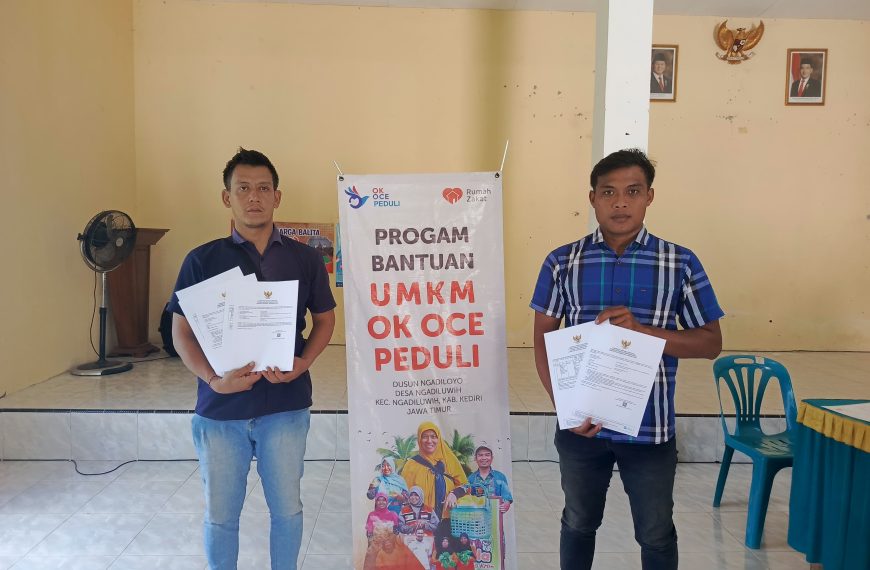 OKE OCE Peduli dan Rumah Zakat menggelar pelatihan online marketing dan AI bagi UMKM binaan di Kediri untuk meningkatkan pemasaran digital dan pengembangan usaha.