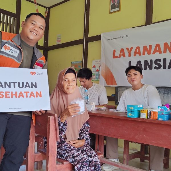 Rumah Zakat bersama mitra menghadirkan layanan kesehatan gratis bagi masyarakat perbatasan Sentabeng, Bengkayang, Kalimantan Barat.