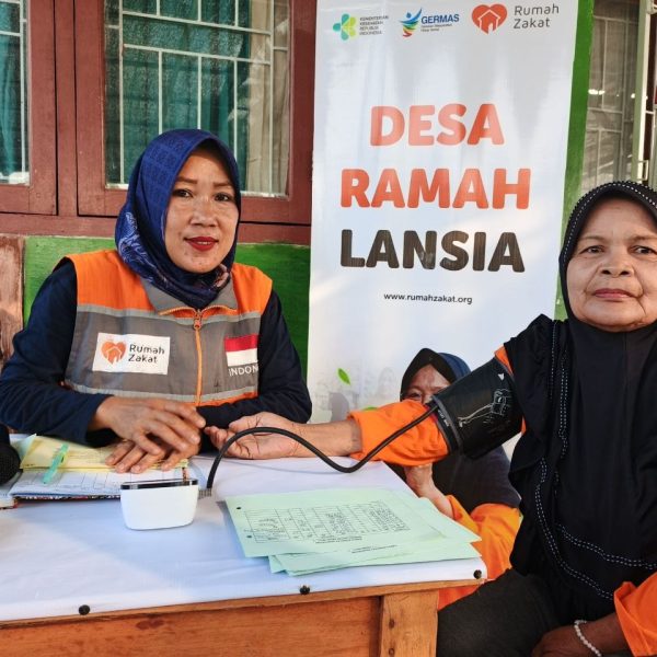Rumah Zakat menggelar Posyandu Lansia di Sukajaya Lempasing, Pesawaran, untuk membantu lansia menjaga kesehatan dan meningkatkan kualitas hidup.