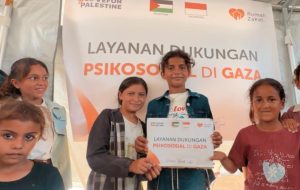 Children in Gaza participate in Rumah Zakat's psychosocial support activities to help recover from conflict-related trauma.