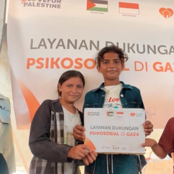 Children in Gaza participate in Rumah Zakat's psychosocial support activities to help recover from conflict-related trauma.