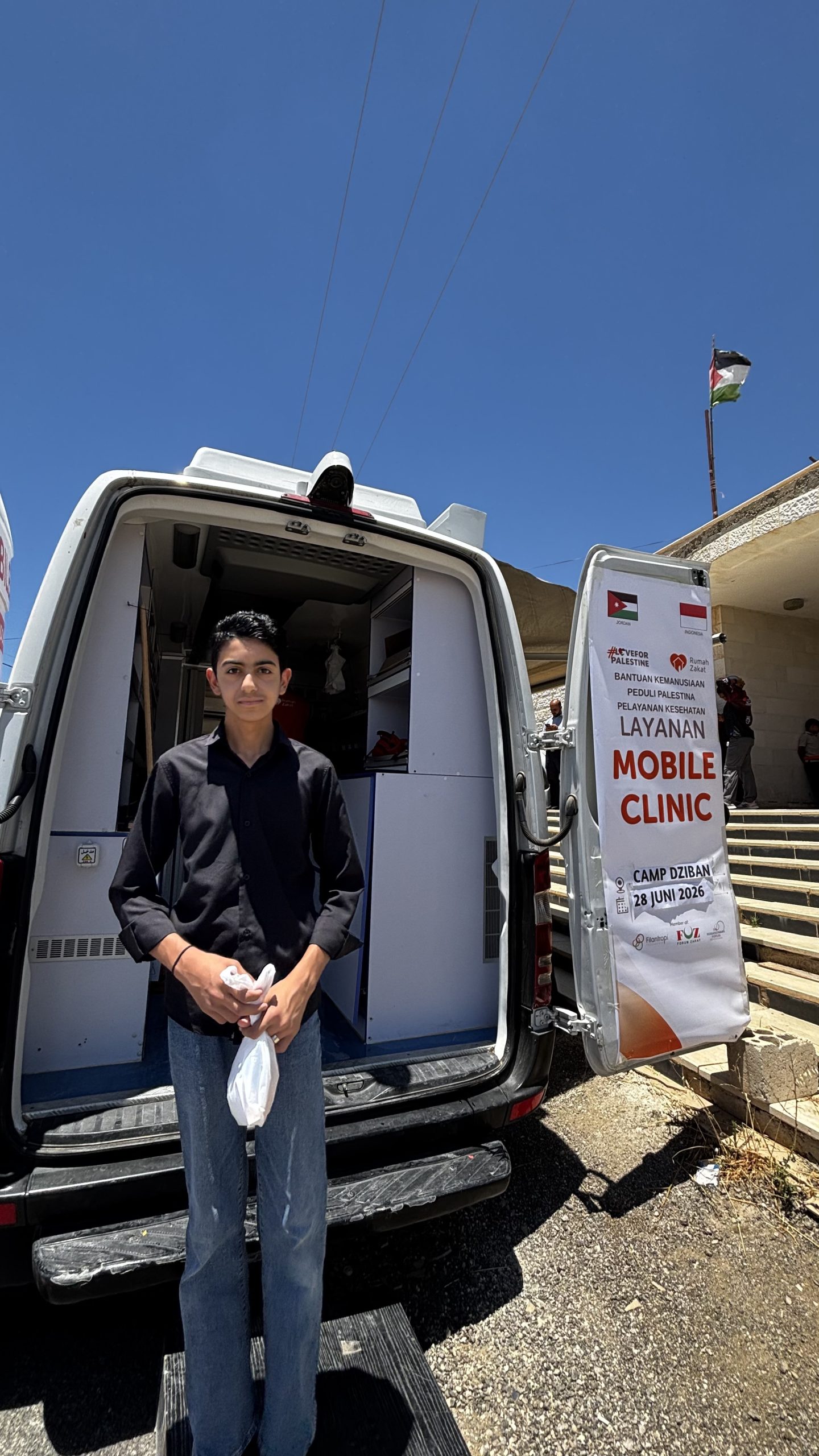 IMG_8022 Medical team from Rumah Zakat provides free healthcare services to Palestinian refugees at Camp Dziban, Jordan.