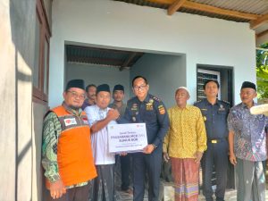 Direktorat Jenderal Bea dan Cukai bersama Rumah Zakat menyerahkan bantuan MCK dan sumur bor untuk mendukung akses air bersih warga Pamekasan.