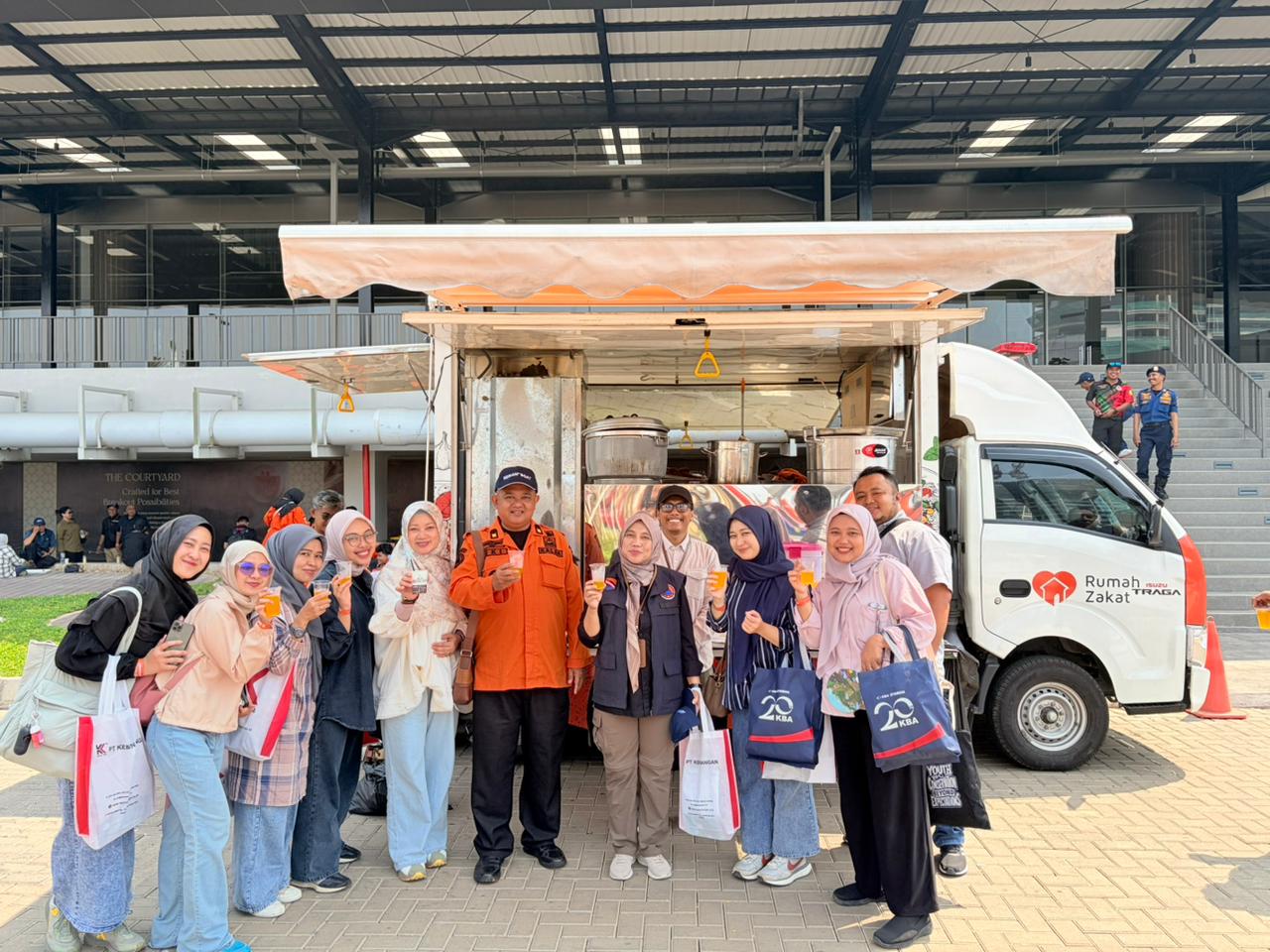 WhatsApp Image 2026-07-10 at 08.03.44 Rumah Zakat menghadirkan Pos Hangat dan Segar pada Indonesia International SAR & Rescue 2026 sebagai dukungan bagi relawan, peserta, dan pegiat kemanusiaan.