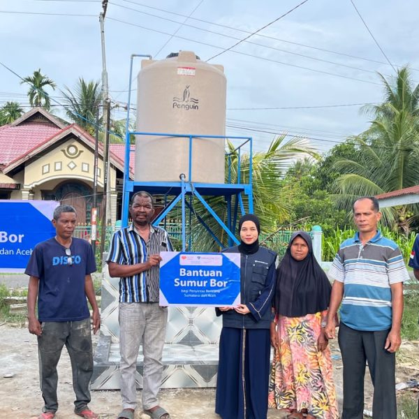 Paragon Corp bersama Rumah Zakat membangun sumur bor dan fasilitas air bersih untuk warga Desa Pante Baru Gle Siblah, Bireuen.