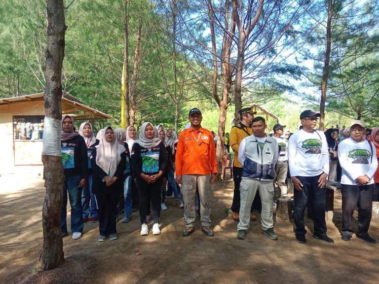 Peringati Hari Mangrove Sedunia, Pokmas Pengelola Watumejo Mangrove Park Binaan Rumah Zakat Tanam 3.000 Pohon Mangrove