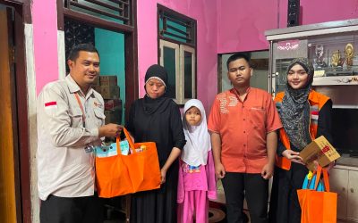 Rumah Zakat Kunjungi Keluarga Almarhum Bapak Sumarna, Salurkan Bantuan sebagai Wujud Kepedulian