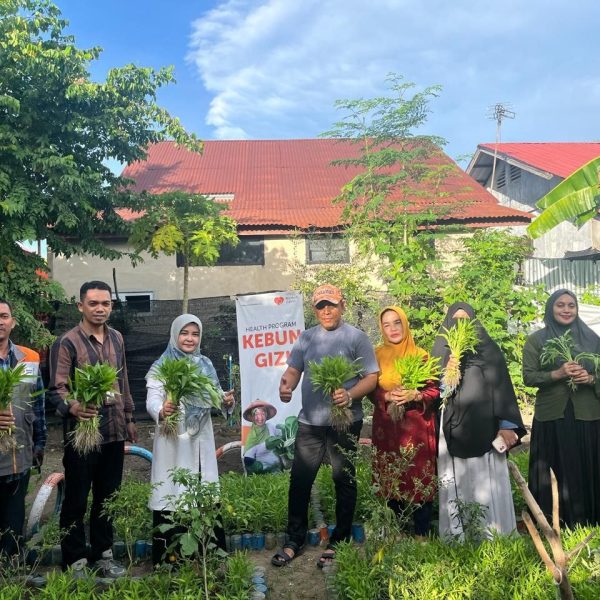 Rumah Zakat kembali memanen sayur organik di Kebun Gizi Ceria Desa Alue Deah Tengoh, Banda Aceh, untuk mendukung ketahanan pangan dan Desa Bebas Stunting.