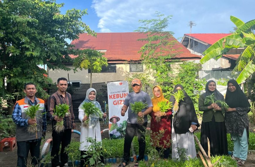 Rumah Zakat kembali memanen sayur organik di Kebun Gizi Ceria Desa Alue Deah Tengoh, Banda Aceh, untuk mendukung ketahanan pangan dan Desa Bebas Stunting.
