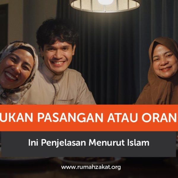 Ilustrasi keluarga bahagia pasangan suami istri dan kedua orang tua