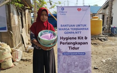 Zurich Syariah Bersama Rumah Zakat Salurkan 100 Kotak Makanan untuk Penyintas Gempa di Nagekeo