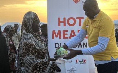 Pasok Nutrisi Pengungsi, Rumah Zakat dan Sobat Zakat Bagikan 1.005 Porsi Hotmeals di Sudan