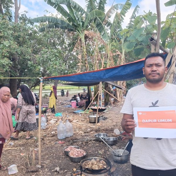 Rumah Zakat Salurkan 800 Paket Makanan Siap…