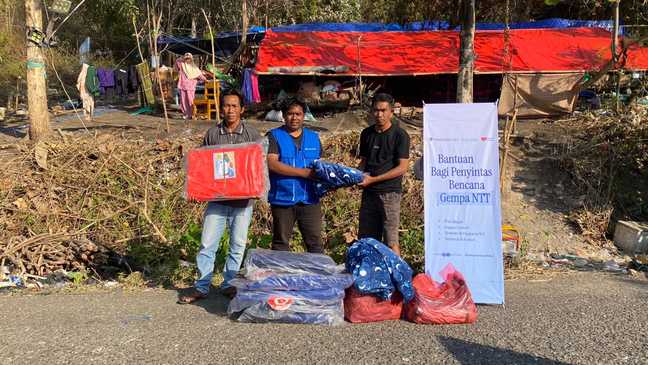 Paragon Corp bersama Rumah Zakat menyalurkan bantuan untuk penyintas gempa NTT di Manggarai