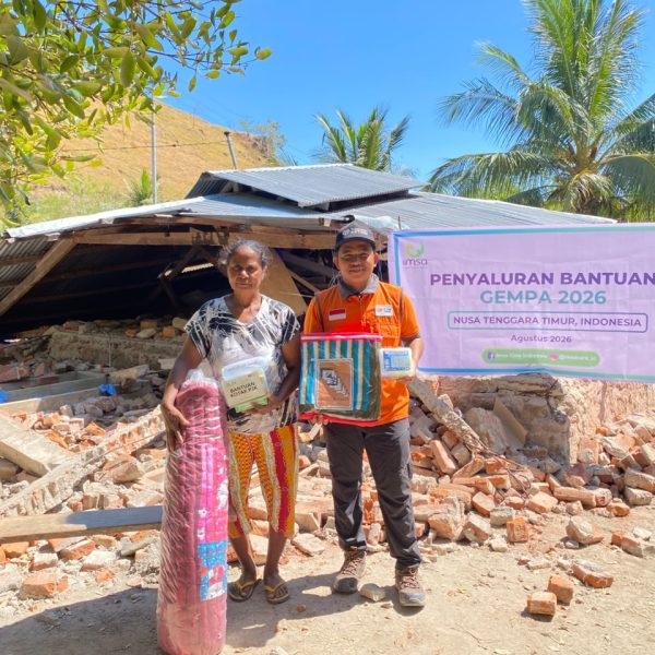 IMSA Care bersama Rumah Zakat menyalurkan Hygiene Kit kepada penyintas gempa NTT di Nagekeo