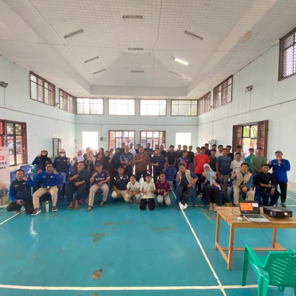 Peserta Earth Warriors Academy Rumah Zakat mengikuti edukasi lingkungan