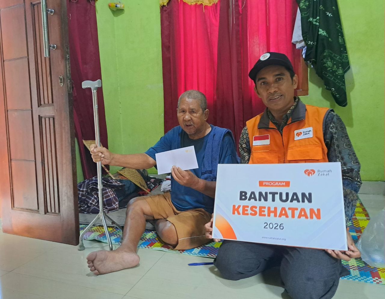 Rumah Zakat menyalurkan bantuan kesehatan lansia secara door-to-door di Cilegon Rumah Zakat menyalurkan bantuan kesehatan lansia secara door-to-door di Cilegon