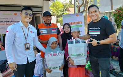 Tokopedia Bersama Rumah Zakat Salurkan Empat Program Kebaikan untuk Masyarakat Surabaya