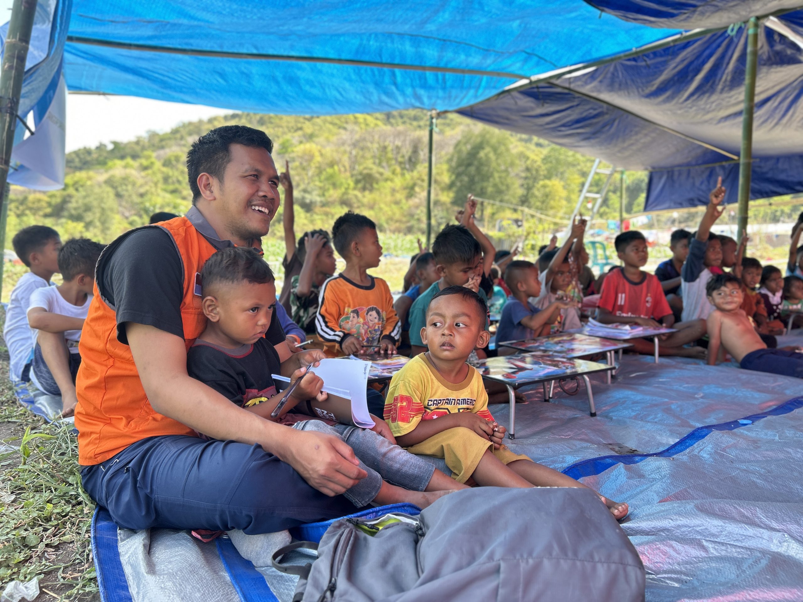 Relawan Rumah Zakat menggelar LDP bagi anak-anak terdampak gempa di Manggarai Timur Relawan Rumah Zakat menggelar LDP bagi anak-anak terdampak gempa di Manggarai Timur
