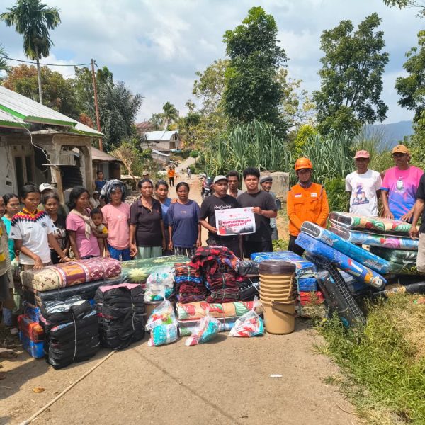 Shopee Peduli bersama Rumah Zakat menyalurkan bantuan kemanusiaan di Manggarai Barat