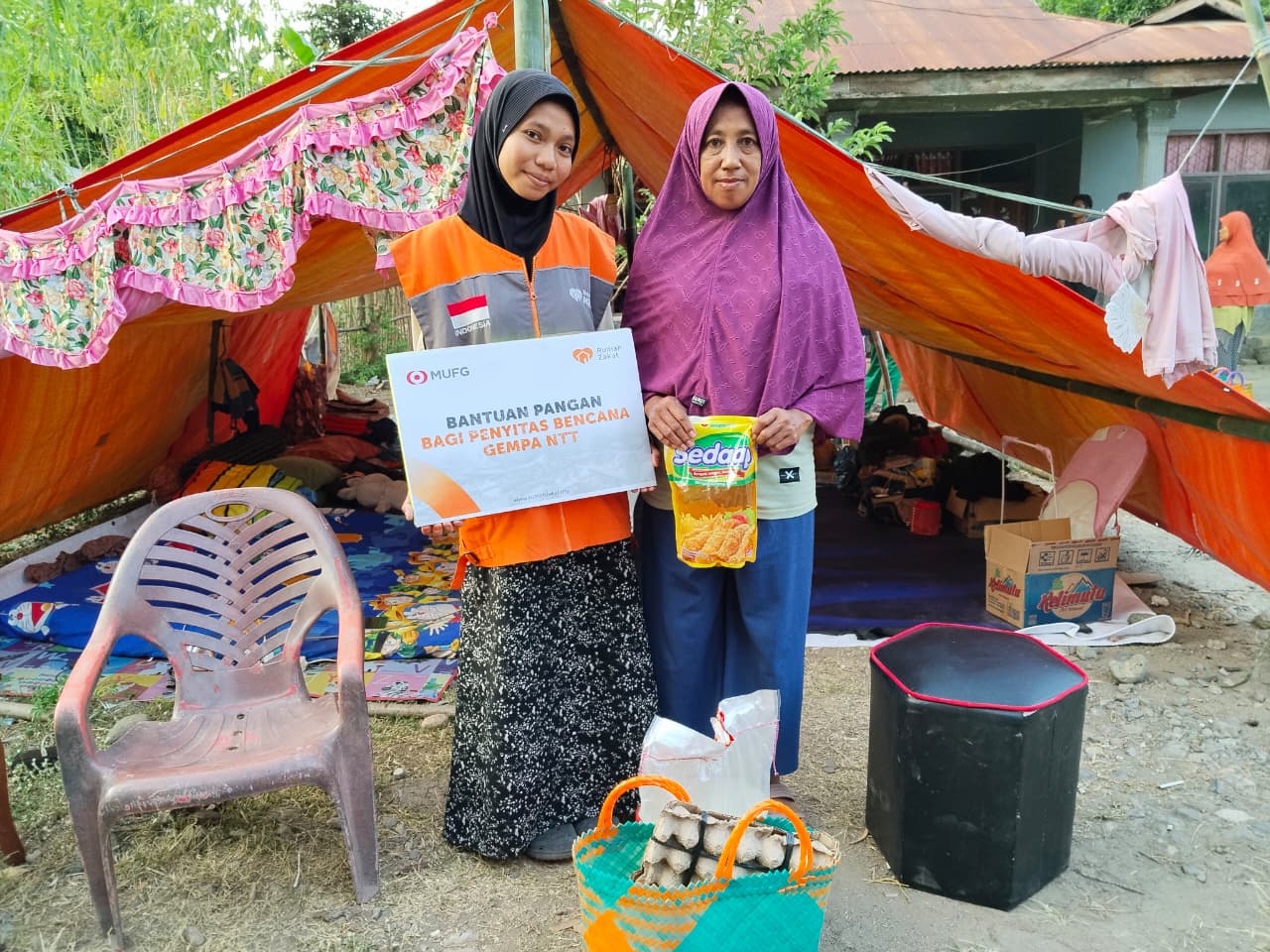 MUFG bersama Rumah Zakat menyalurkan 34 paket sembako kepada warga Desa Ite Jaya Ngada MUFG bersama Rumah Zakat menyalurkan 34 paket sembako kepada warga Desa Ite Jaya Ngada