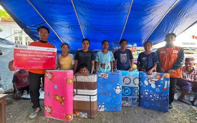 PGN dan Rumah Zakat Distribusikan 100 Kasur untuk Pengungsi Gempa di Compang Dari, Manggarai