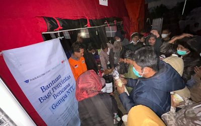 Paragon Corp Bersama Rumah Zakat Bagikan 150 Cup Minuman Hangat untuk Pasien dan Tenaga Medis di RS Lapangan Bandara Ruteng