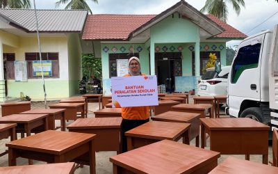Dukung Kenyamanan Belajar, Rumah Zakat Salurkan 42 Set Meja dan Kursi untuk SD Negeri 14 Juli Kabupaten Bireuen