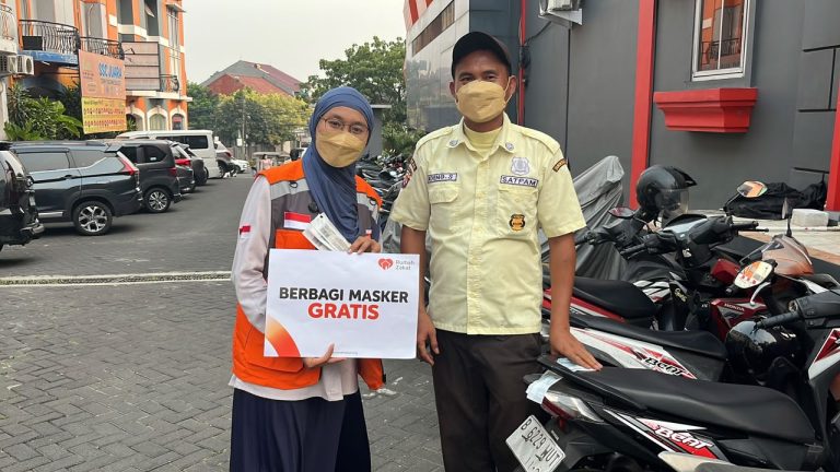 Gerak Cepat Rumah Zakat, 1.180 Masker untuk Lindungi Warga dari Abu Vulkanik