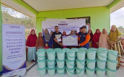 BPKH Bersama Rumah Zakat Salurkan 150 Paket Hygiene Kit untuk Penyintas Gempa NTT