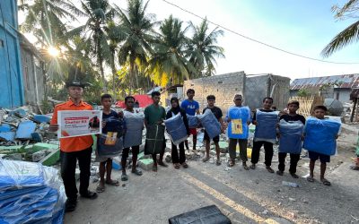 Dedy Cobuizer dan Rumah Zakat Salurkan Shelter Kit untuk Warga Terdampak Gempa di Desa Paralando