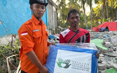 Yayasan Inspira Indonesia Membangun dan Rumah Zakat Salurkan Shelter Kit untuk Warga Terdampak Gempa di NTT