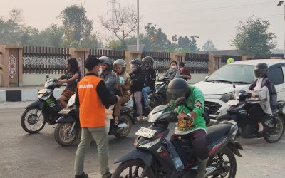 Rumah Zakat Bagikan 700 Masker di Palangkaraya di Tengah Kabut Asap Karhutla