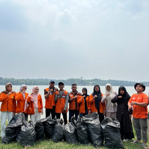 Relawan Rumah Zakat melakukan Volunteer Go to Green di Pekanbaru